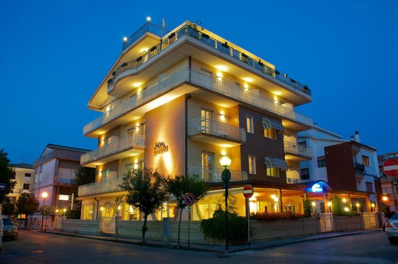 Hotel Jollino Pineto Esterno foto