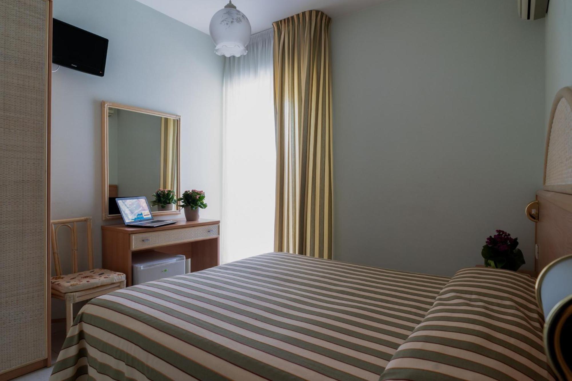 Hotel Jollino Pineto Esterno foto