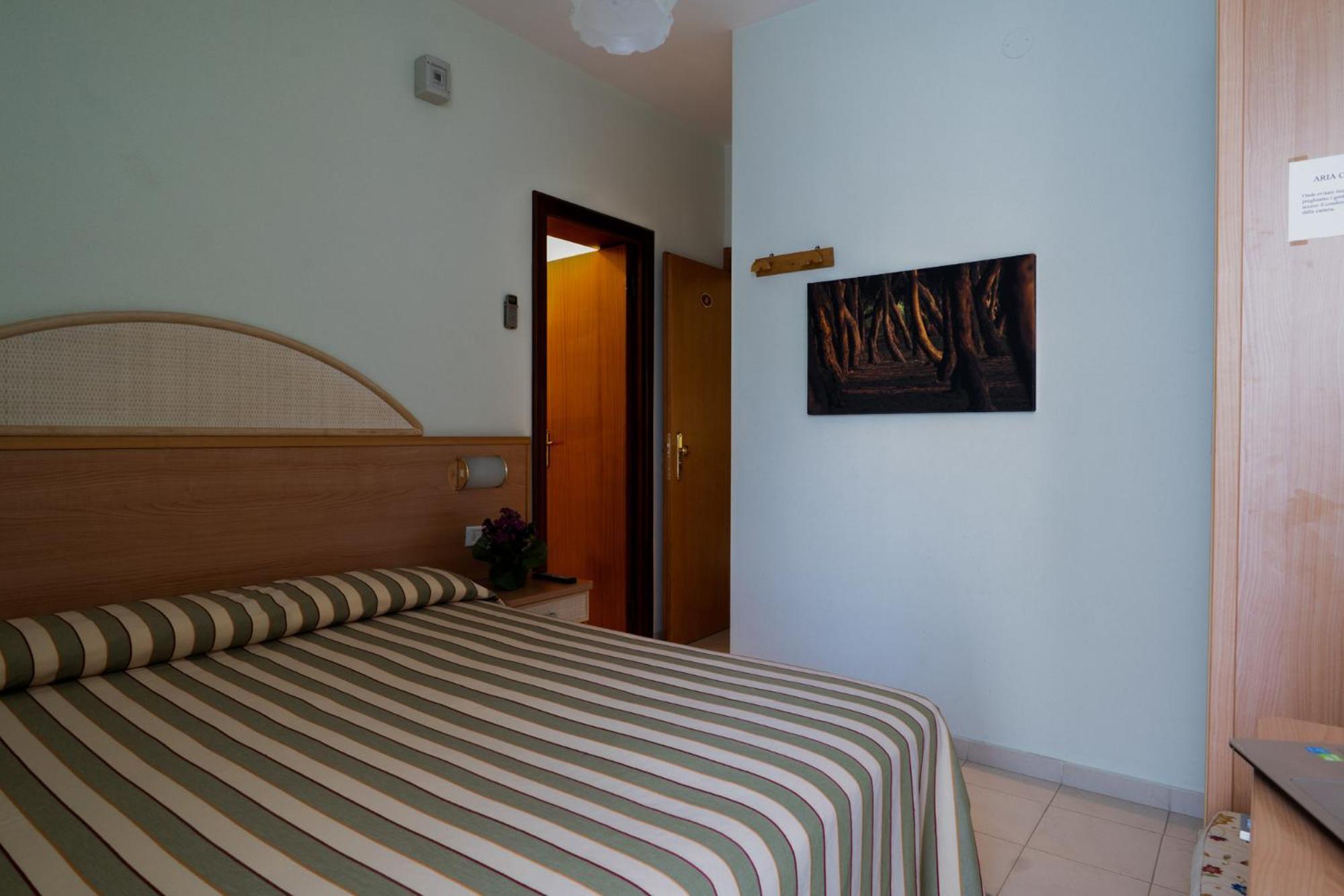 Hotel Jollino Pineto Esterno foto