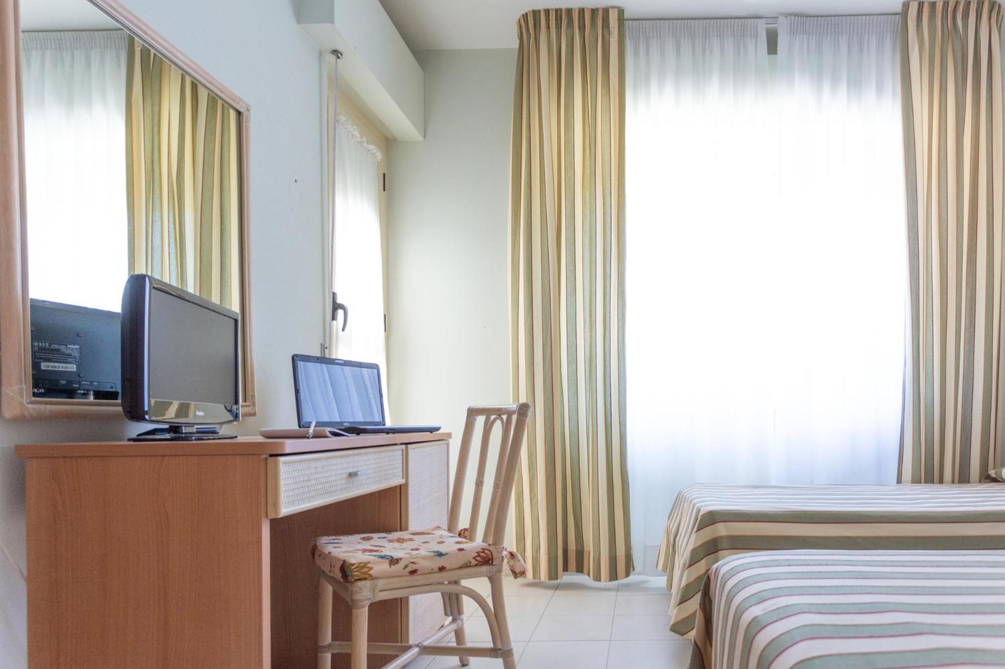 Hotel Jollino Pineto Esterno foto