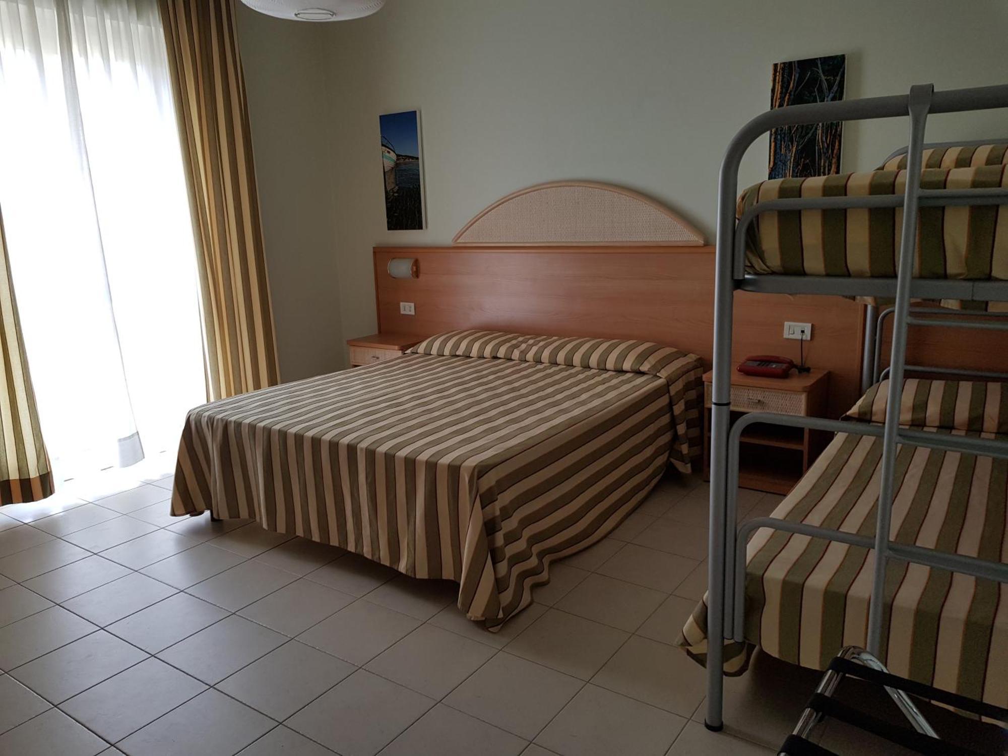 Hotel Jollino Pineto Esterno foto