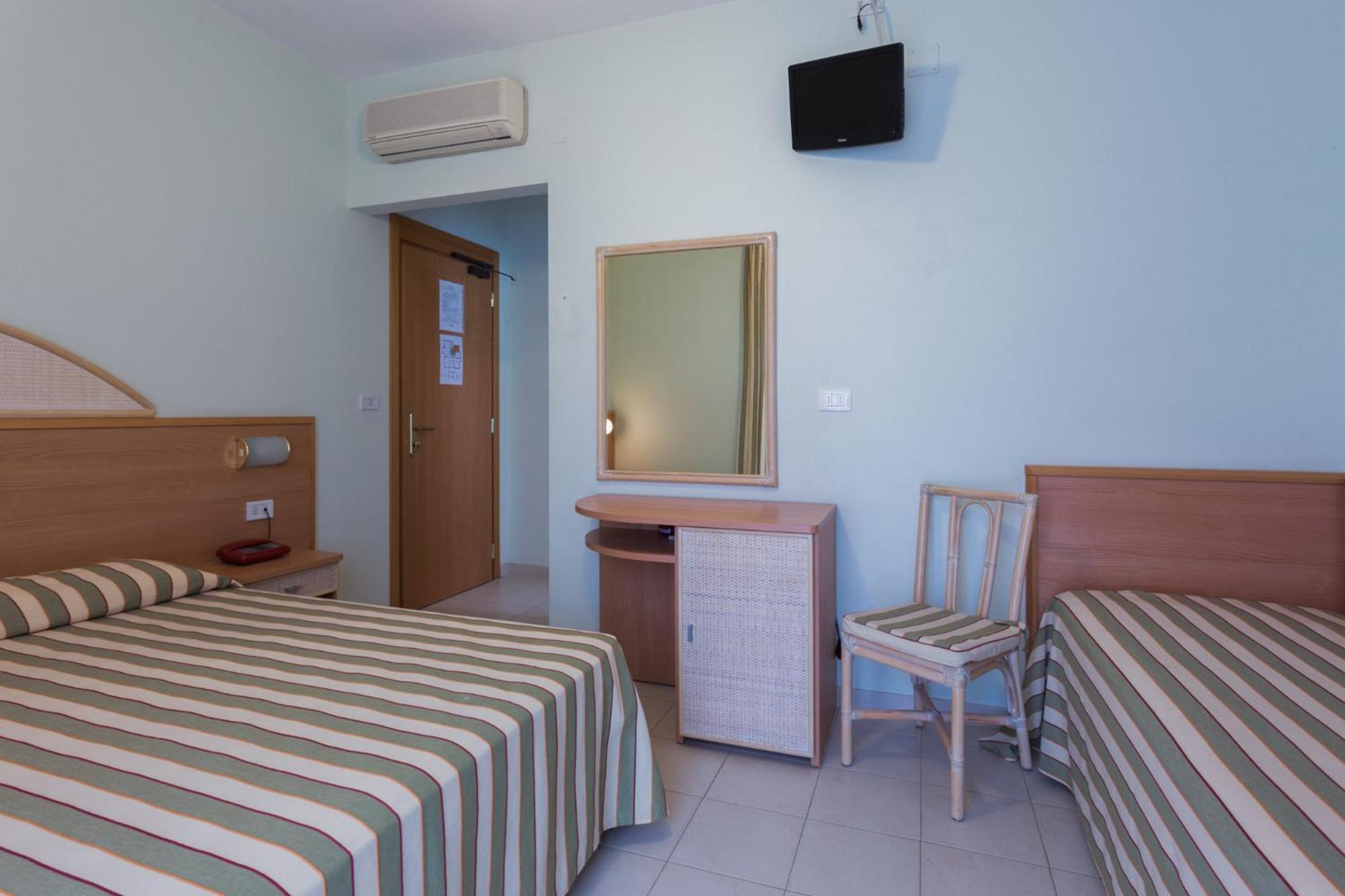 Hotel Jollino Pineto Esterno foto